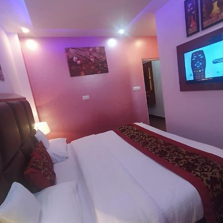 Deluxe Homestay Apartments With Kitchen In 西姆拉 外观 照片